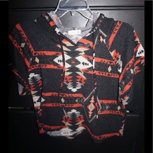 Short sleeve tribal sweater